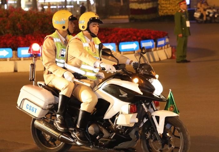 Việc ngủ mơ công an đuổi, bắt xe có thể do tâm trạng của bạn đang có sự bất ổn, căng thẳng