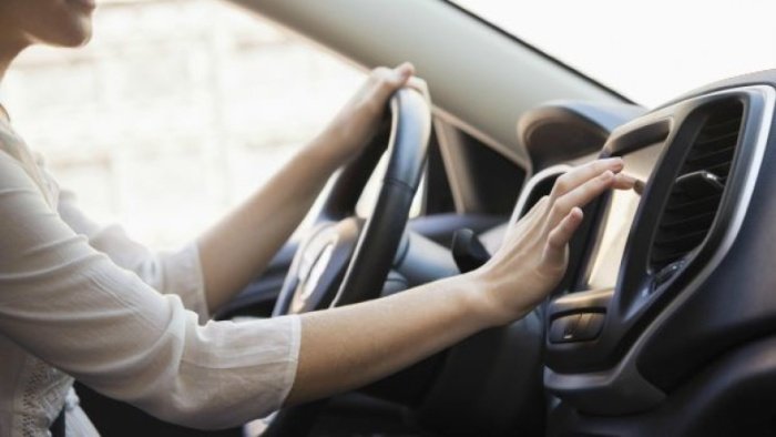 Mơ thấy mình lái ô tô đâm phải người khác